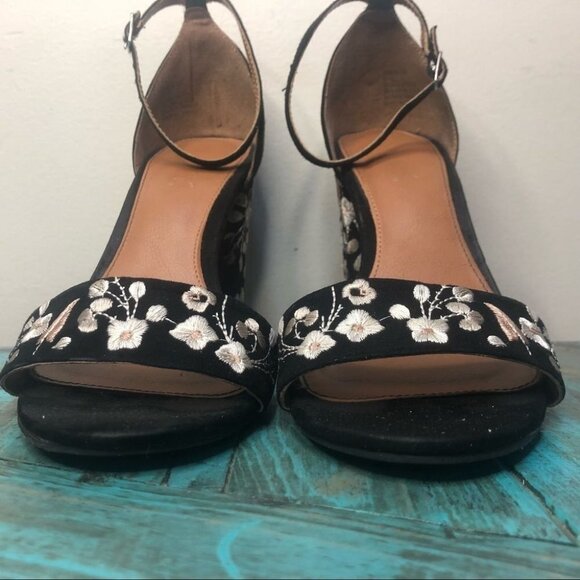 Sugar Black Floral Embroidered Heels Size 7.5 Ankle Strap Chunky Heel Feminine - Picture 5 of 11
